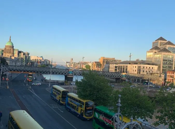 Centre Skyline Private Hotel *