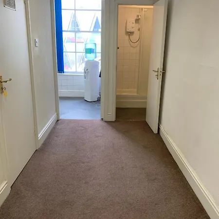 Centre Skyline Private Otel *